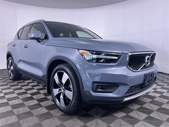 Used 2021 Volvo XC40 Momentum with VIN YV4162UK4M2461963 for sale in Cuyahoga Falls, OH