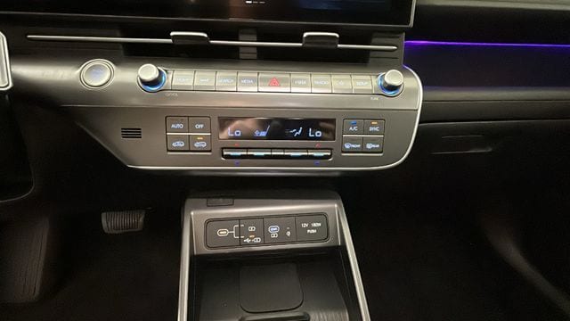 2025 Hyundai Kona Limited - Photo 24