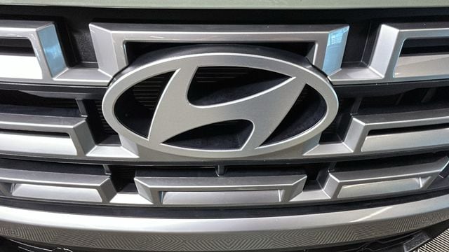 2025 Hyundai Santa Cruz SE - Photo 9