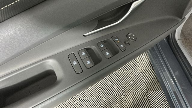 2025 Hyundai Elantra SEL - Photo 11
