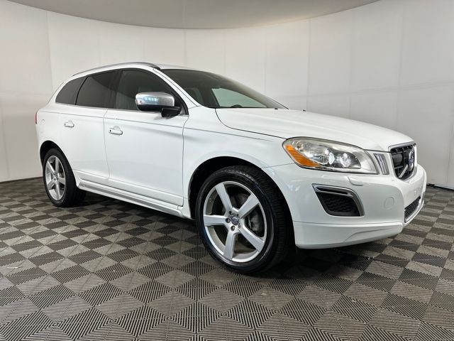2013 Volvo XC60 T6 R-Design Platinum photo 2