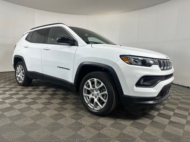 Used 2023 Jeep Compass Latitude Lux with VIN 3C4NJDFN9PT559458 for sale in Cuyahoga Falls, OH
