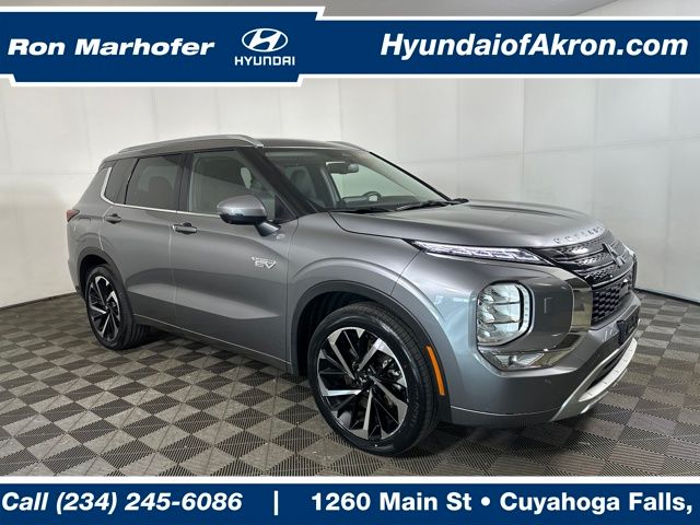 2023 Mitsubishi Outlander Plug-In Hybrid SEL's photo