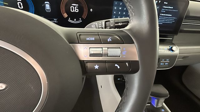 2025 Hyundai Kona SEL - Photo 17