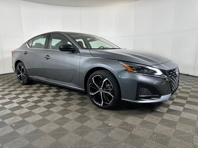 Used 2025 Nissan Altima SR with VIN 1N4BL4CV7SN309264 for sale in Cuyahoga Falls, OH