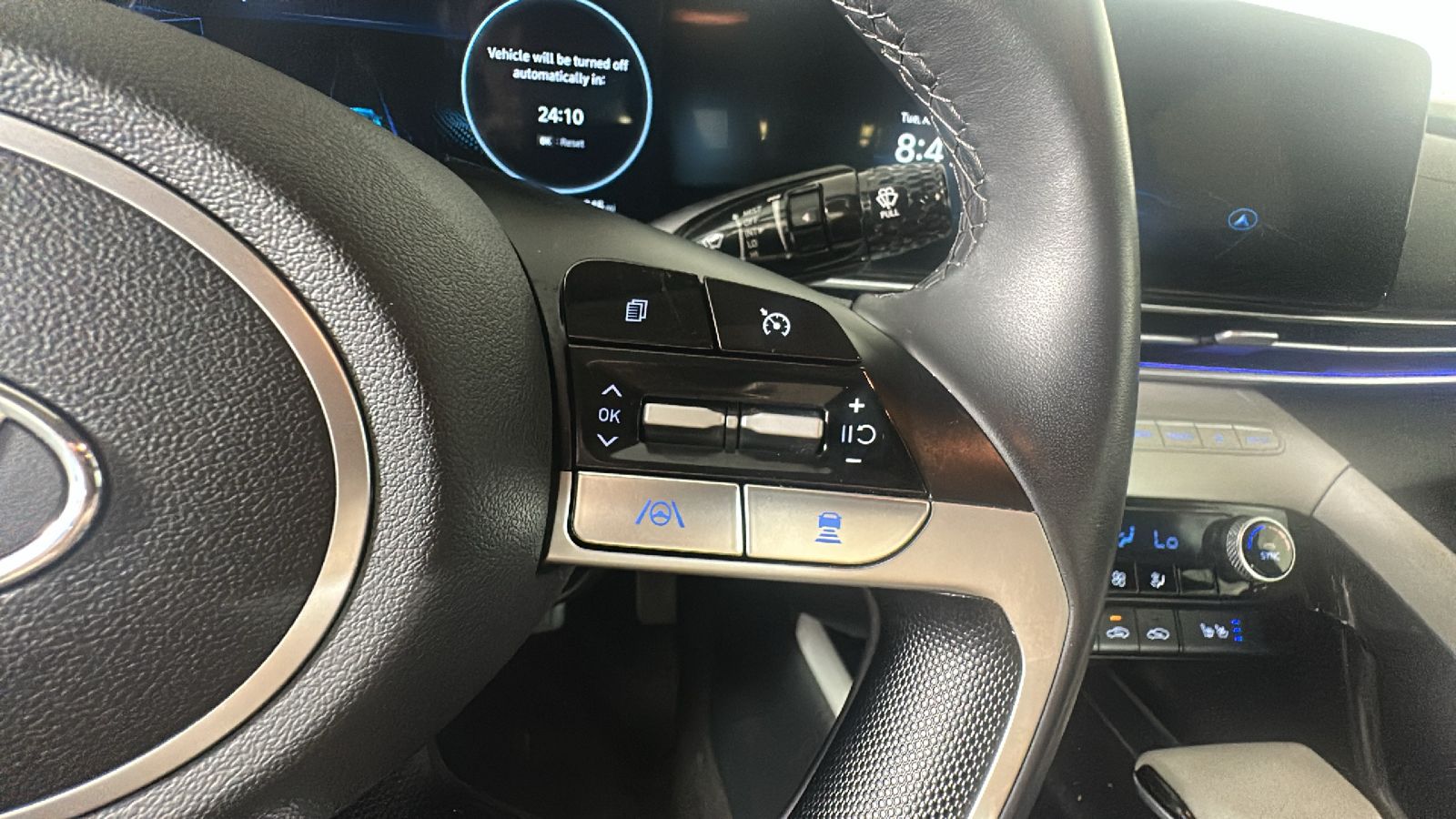 2023 Hyundai Elantra Limited - Photo 23