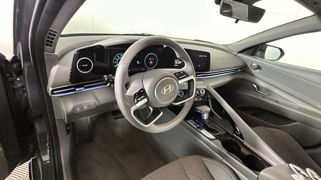 2024 Hyundai Elantra SEL - Photo 13