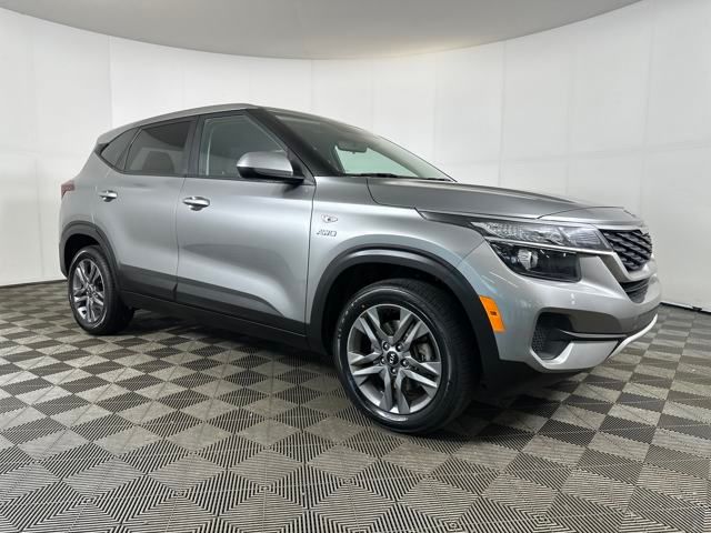 Used 2021 Kia Seltos LX with VIN KNDEPCAA9M7173720 for sale in Cuyahoga Falls, OH