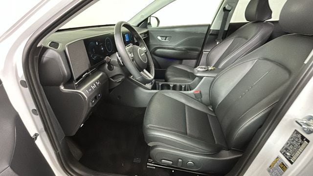 2025 Hyundai Kona Limited - Photo 12