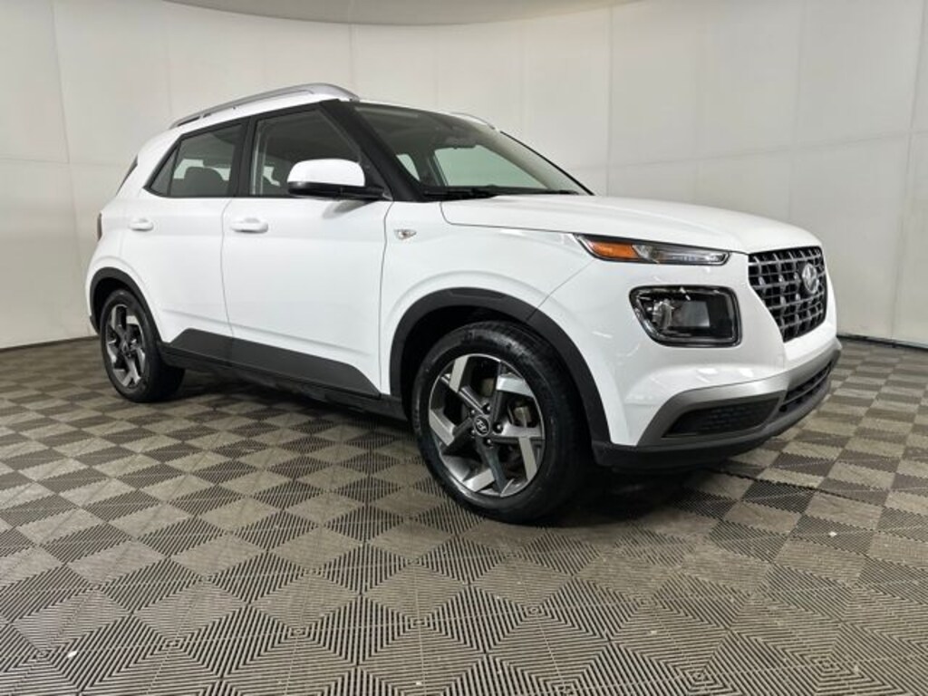 Used 2023 Hyundai Venue SEL SUV