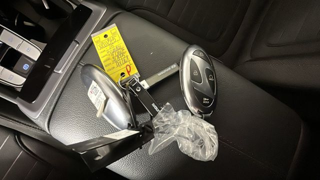 2025 Hyundai Santa Cruz SE - Photo 21