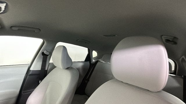 2025 Hyundai Kona SEL - Photo 13