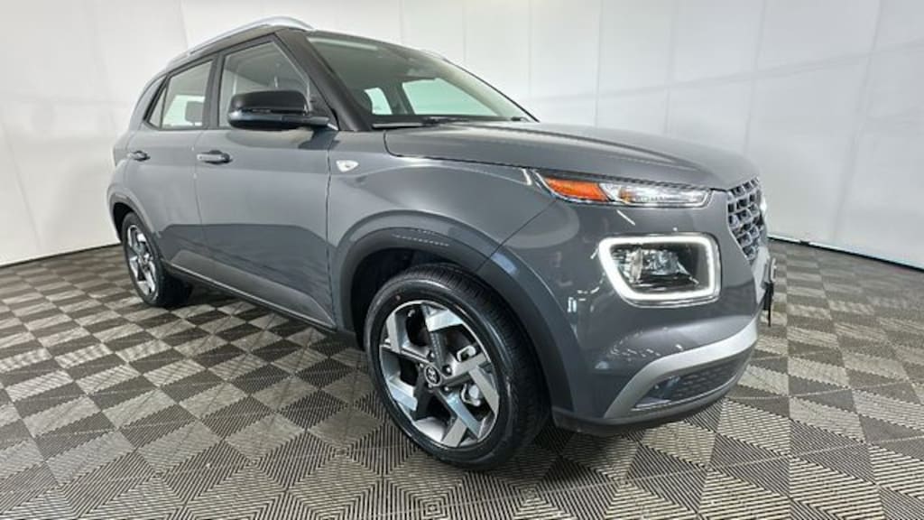 Used 2024 Hyundai Venue Limited SUV