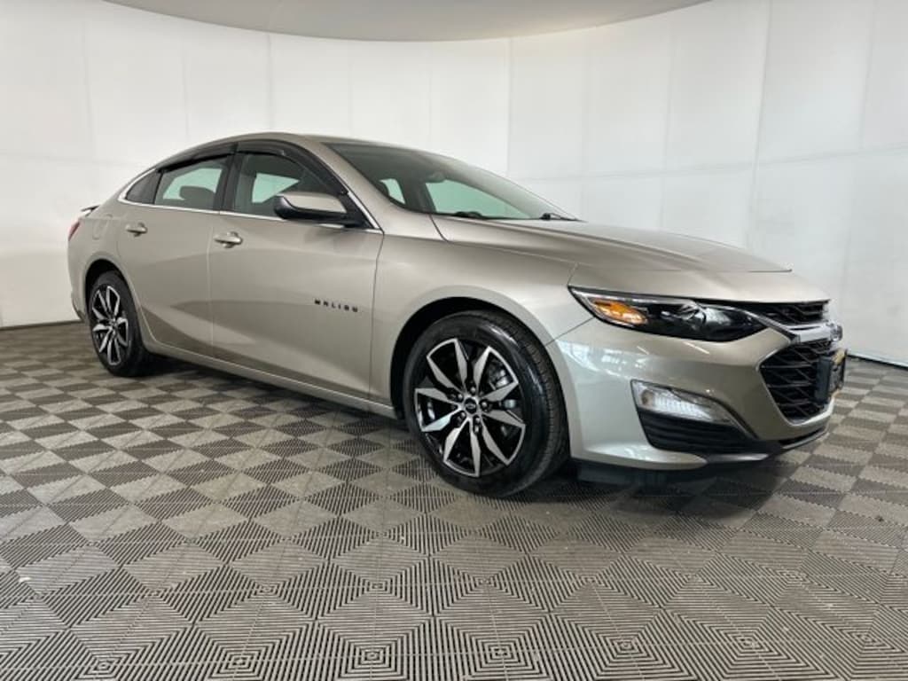Used 2025 Chevrolet Malibu RS Sedan