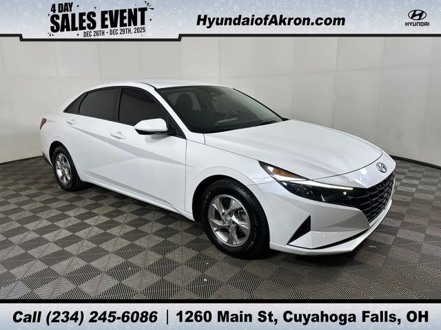 2021 Hyundai Elantra SE's photo