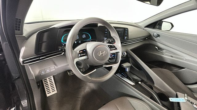 2025 Hyundai Elantra SEL - Photo 14