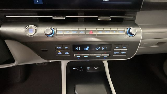 2025 Hyundai Kona SEL - Photo 23