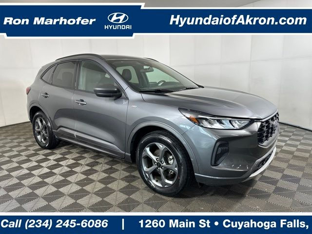 2023 Ford Escape ST-Line's photo