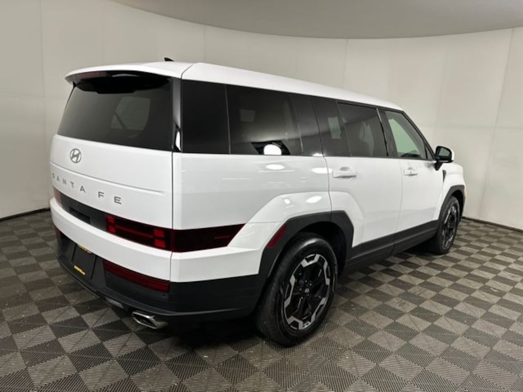 Used 2024 Hyundai Santa Fe SE SUV