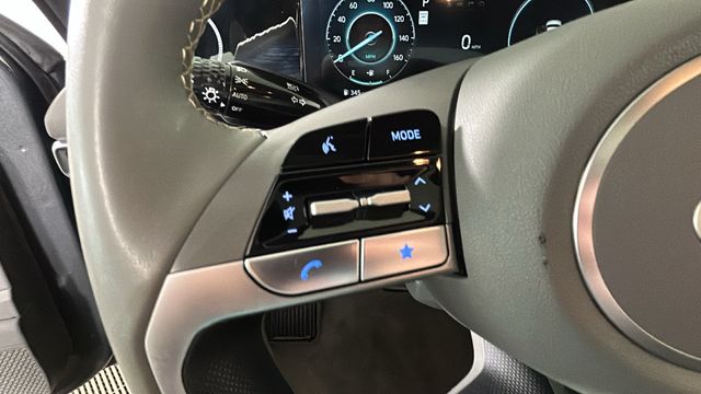 2024 Hyundai Elantra SEL - Photo 15