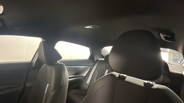 2025 Hyundai Elantra Blue - Photo 13