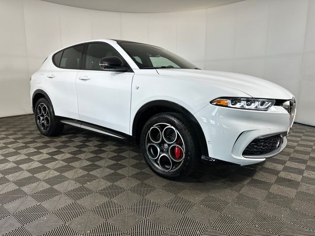 Used 2024 Alfa Romeo Tonale TI with VIN ZASPATCW8R3052800 for sale in Cuyahoga Falls, OH