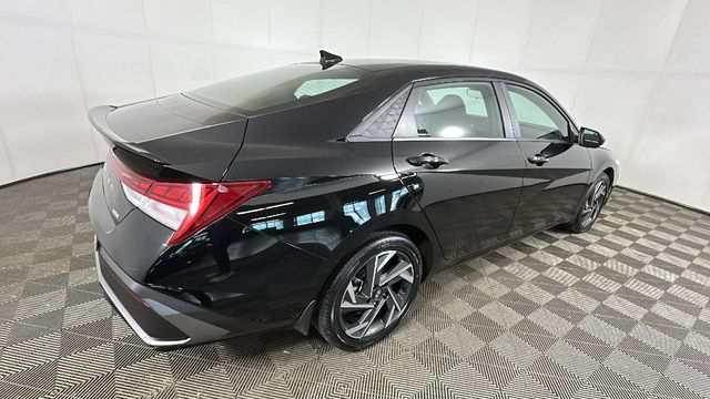 2025 Hyundai Elantra Blue - Photo 3