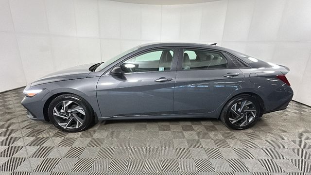 2025 Hyundai Elantra SEL - Photo 6