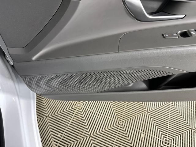 2025 Hyundai Elantra SEL - Photo 29