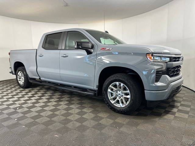 2024 Chevrolet Silverado 1500 RST photo 2