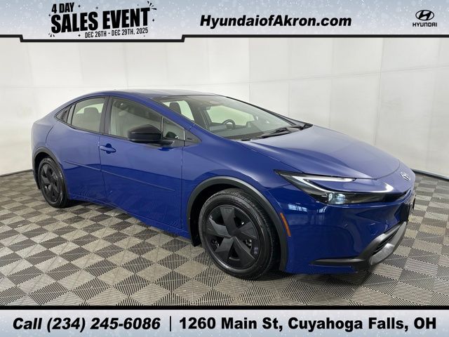 2025 Toyota Prius LE's photo