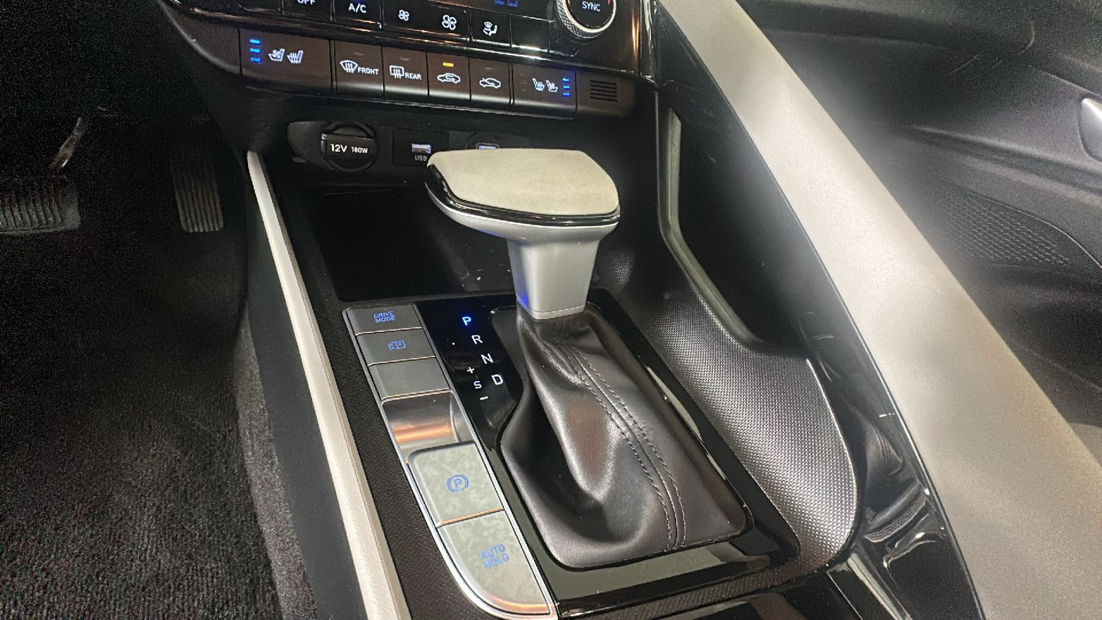 2023 Hyundai Elantra Limited - Photo 25