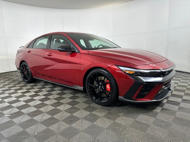 2024 Hyundai Elantra Base photo 2