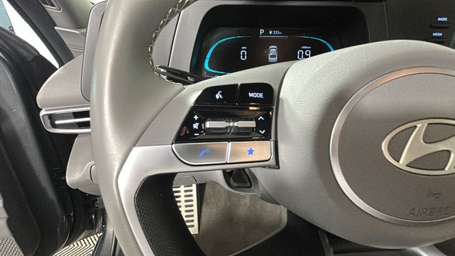 2025 Hyundai Elantra SEL - Photo 16