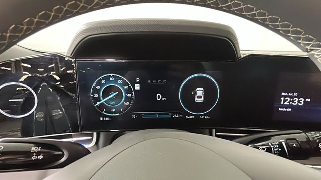 2024 Hyundai Elantra SEL - Photo 17