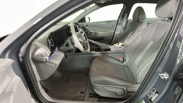 2024 Hyundai Elantra SEL - Photo 11
