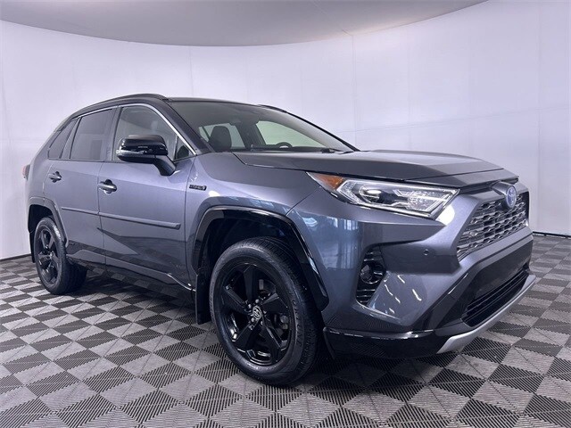 Used 2020 Toyota RAV4 XSE with VIN JTMEWRFV6LD548917 for sale in Cuyahoga Falls, OH