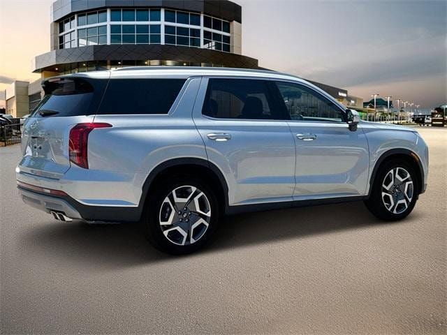 2025 Hyundai Palisade Limited - Photo 9