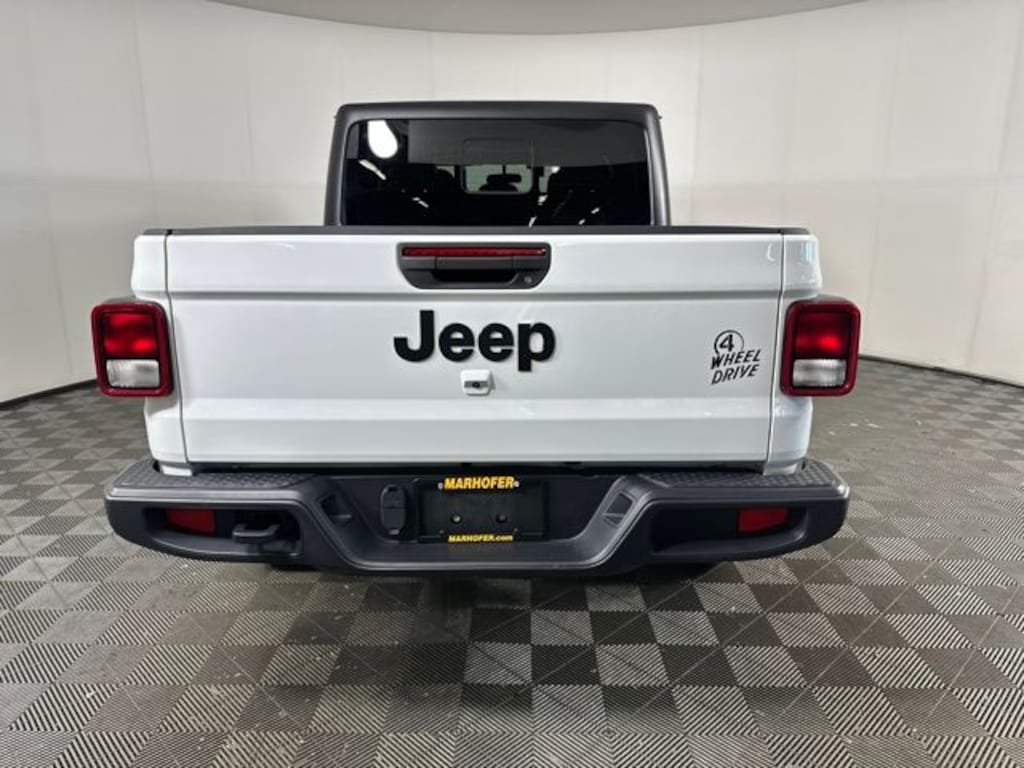 Used 2022 Jeep Gladiator Willys Truck