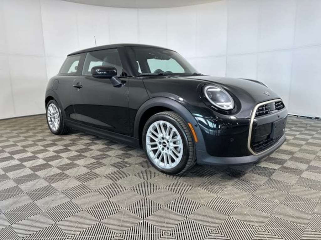 Used 2025 MINI Hardtop 2 Door Iconic Hatchback