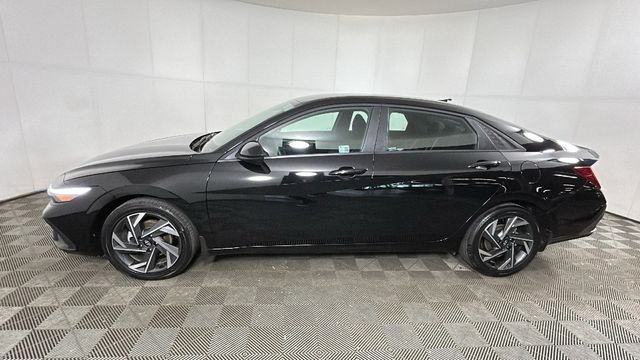 2025 Hyundai Elantra Blue - Photo 6