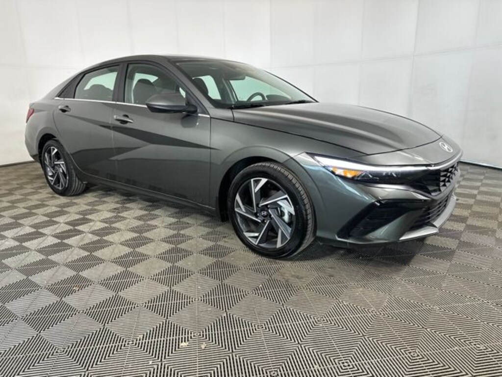 Used 2024 Hyundai Elantra SEL Sedan