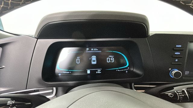 2025 Hyundai Elantra SEL - Photo 18