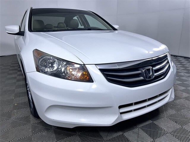 Used 2011 Honda Accord SE with VIN 1HGCP2F60BA029903 for sale in Cuyahoga Falls, OH