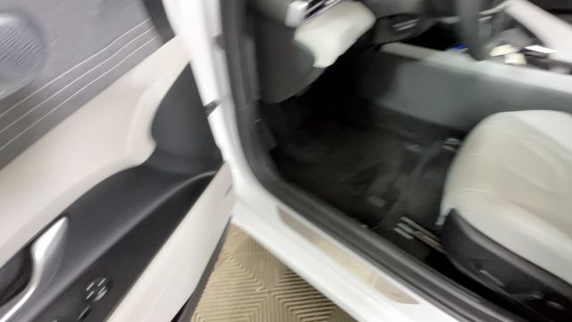 2023 Hyundai Elantra Limited - Photo 21