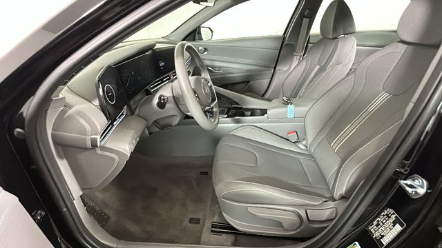 2025 Hyundai Elantra Blue - Photo 12