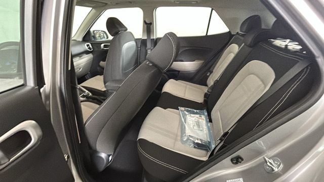 2023 Hyundai Venue SEL - Photo 25