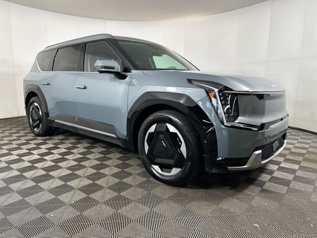 Used 2024 Kia Ev9 Land with VIN KNDADFS55R6026611 for sale in Cuyahoga Falls, OH