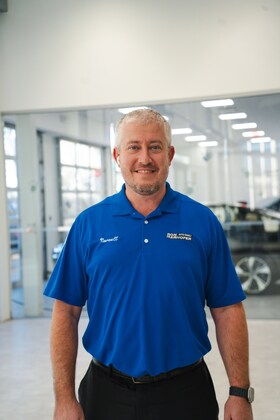 Staff member Norvell Todd from ID_8eadb15c5016