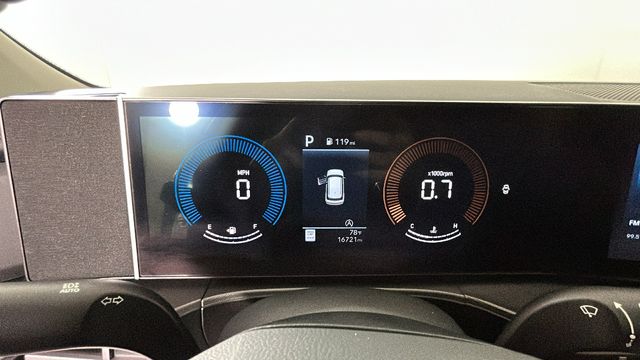 2025 Hyundai Santa Fe SE - Photo 17